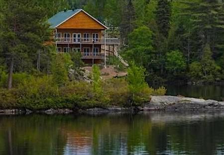Auberge La Taniere Тадуссак Екстер'єр фото