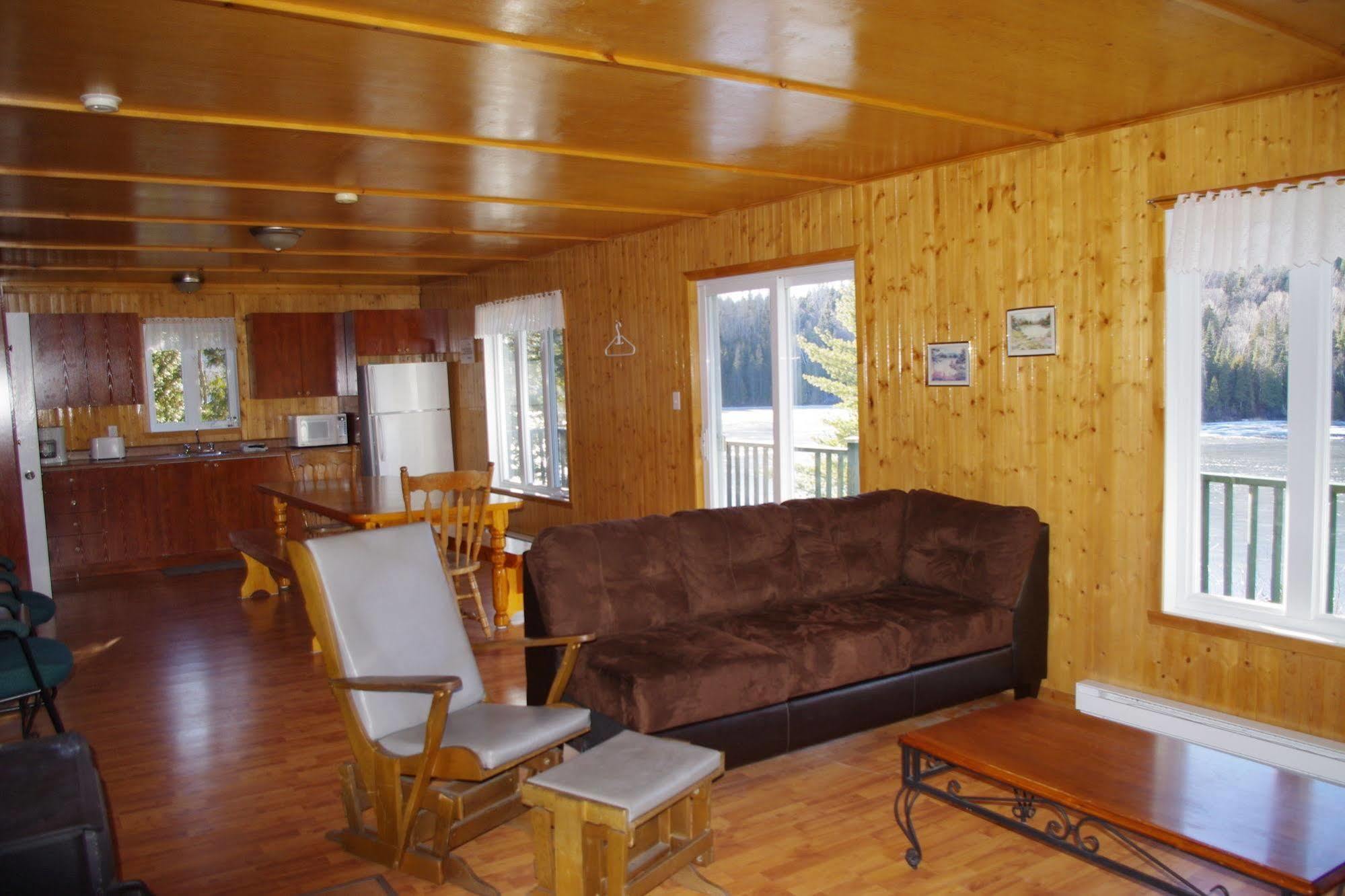 Auberge La Taniere Тадуссак Екстер'єр фото